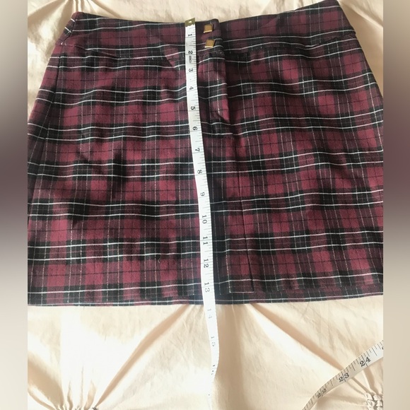 Sa Va mini burgundy checkered skirt. Madi in Italy. Sz 40. Great condition! - Picture 6 of 10